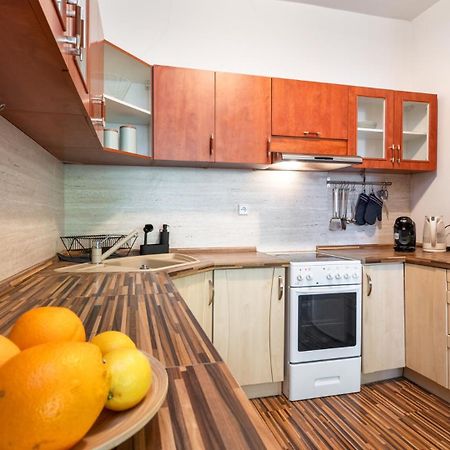 Urbanelegance Escape, Top Location, Private Parking บราติสลาวา ภายนอก รูปภาพ